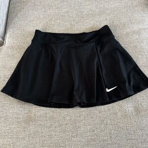 EUC. Nike Black Tennis Pickleball Skirt Size medium